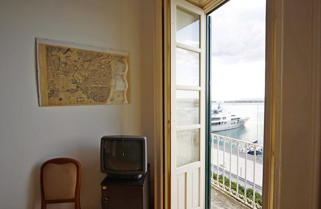 Ortigia Camere Con Vista Da Giulio B&B Συρακούσες Εξωτερικό φωτογραφία